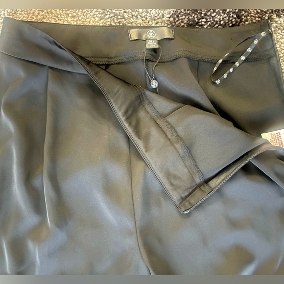 MISGUIDED Black satin silky High waisted Ankle Tie Pants - Picture 5 of 5
